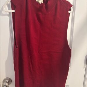 Cute sleeveless sweater.